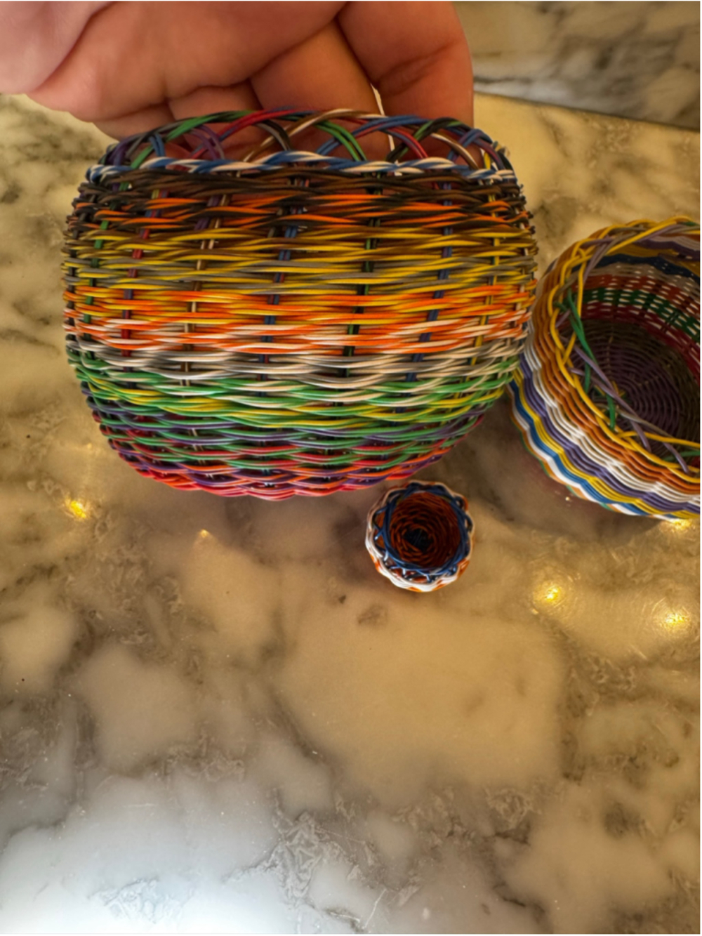 Vintage Set of 3 Handwoven South African Zulu Telephone Wire Baskets - Picture 3 of 15